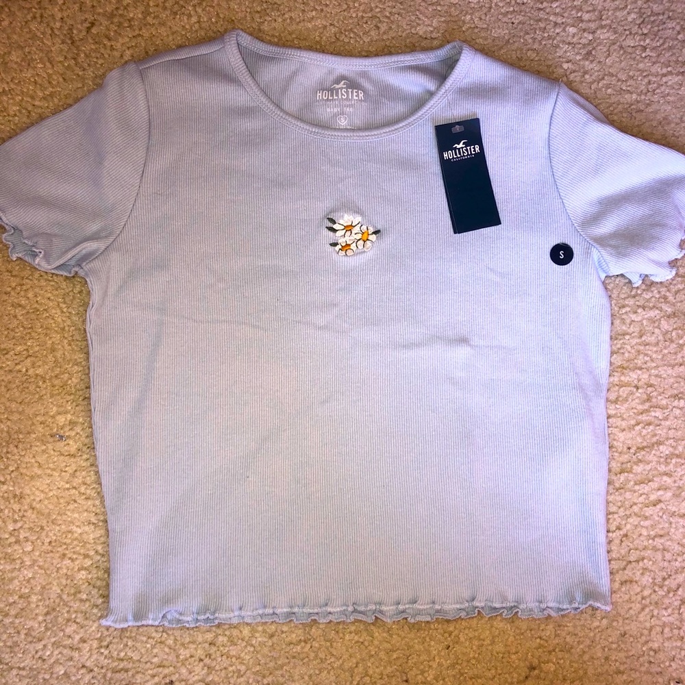A Hollister shirt that is brand new